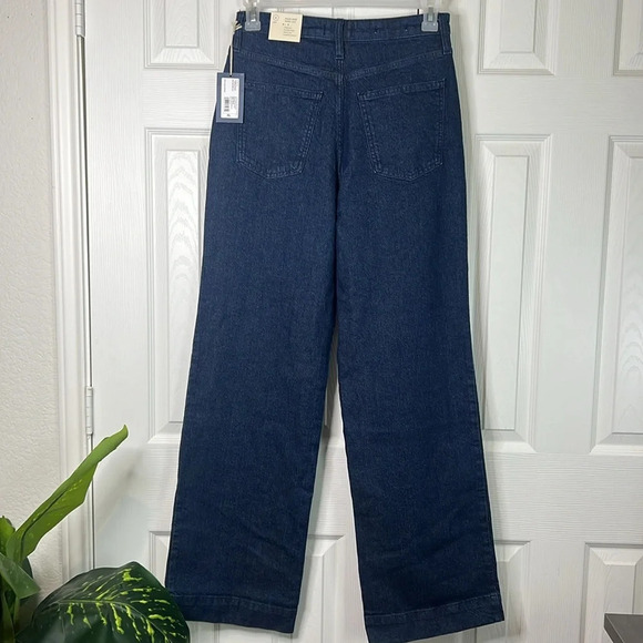 Universal Thread Women's High Waisted Wide Leg Cropped High-Rise Jeans - Picture 9 of 14